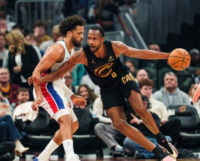 轰22+4+3!我们要围绕哈登,泰森赛后说出好处,他还提到了米切尔